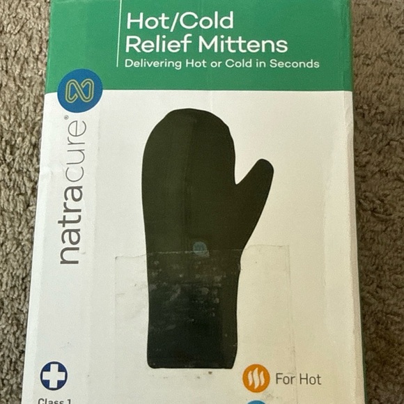 Black Hot/Cold Relief Mittens - Picture 1 of 4